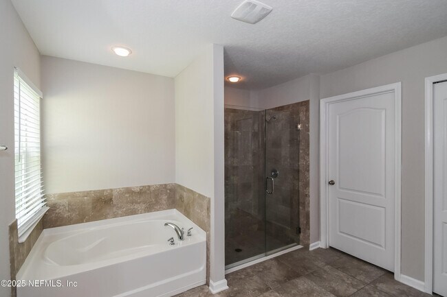 Building Photo - 15732 Pinyon Ln