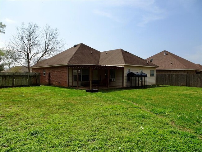 Building Photo - 13198 Lazy Ln