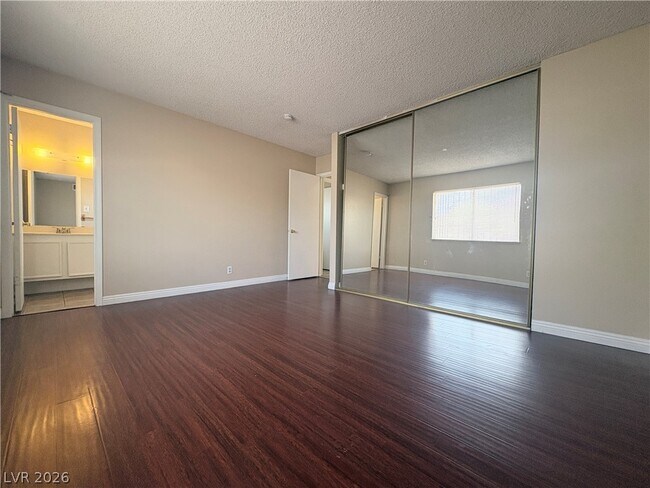 Building Photo - 4104 E Olive St