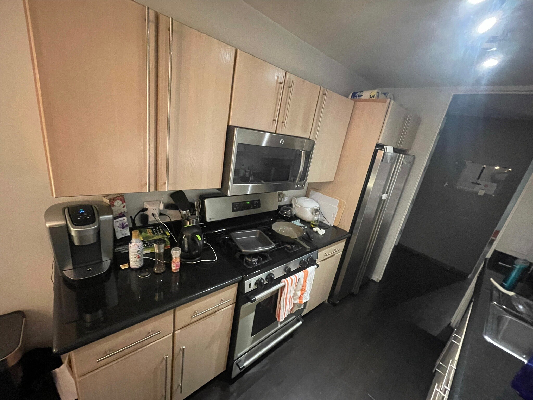 Building Photo - 330 S Barrington Ave