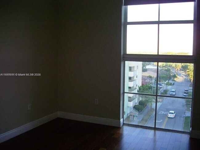 Building Photo - 2600 SW 27th Ave