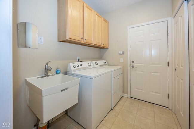 Building Photo - 12880 Oxbridge Pl