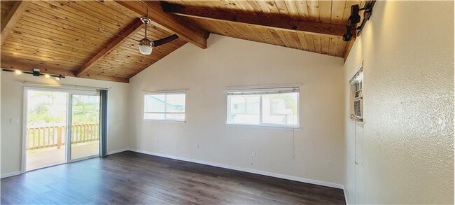 Building Photo - 5116 Sandmound Blvd