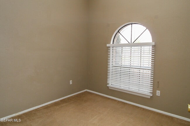 Building Photo - 3205 Fierro Dr