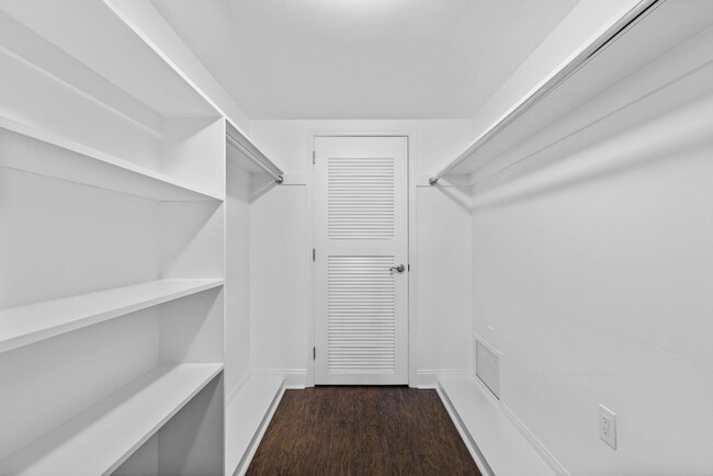 Building Photo - 2773 S Ocean Blvd