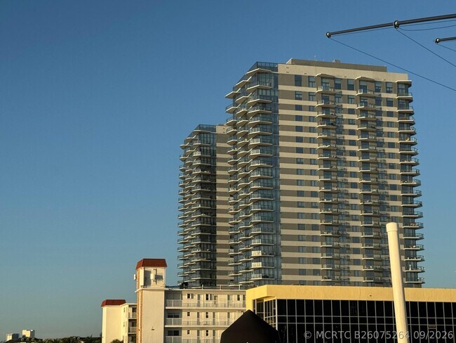 Building Photo - 4700 N Flagler Dr