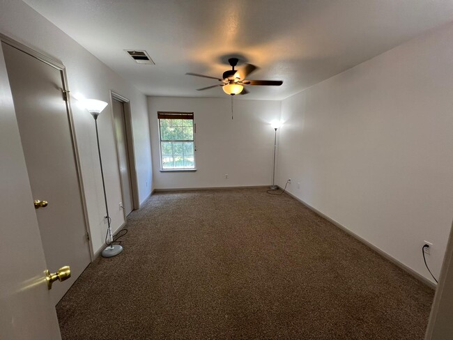 Building Photo - 9708 Sugar Hill Dr