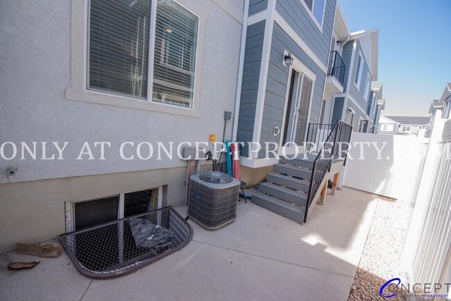 Building Photo - Brand-New Beautiful Spacious Modern Townhome in Lehi with Luxury Finishes & Prime Amenities