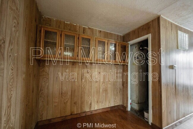 Building Photo - 918 S Bell St