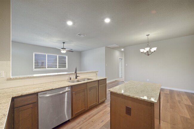 Building Photo - 9709 Grosbeak Ln