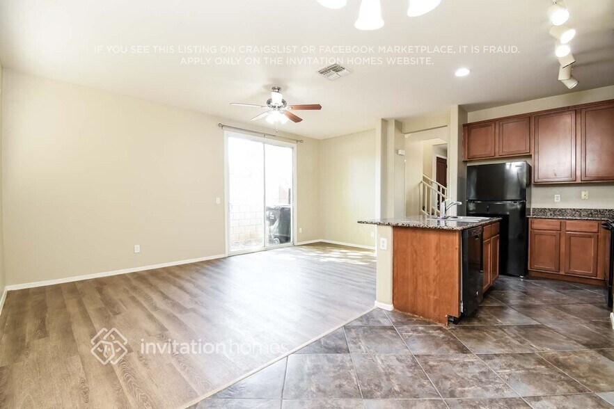 Building Photo - 4201 E Carla Vista Dr