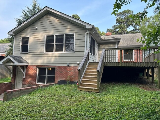 Building Photo - 4 Bedroom | 3 Bathroom Raleigh Home with F...