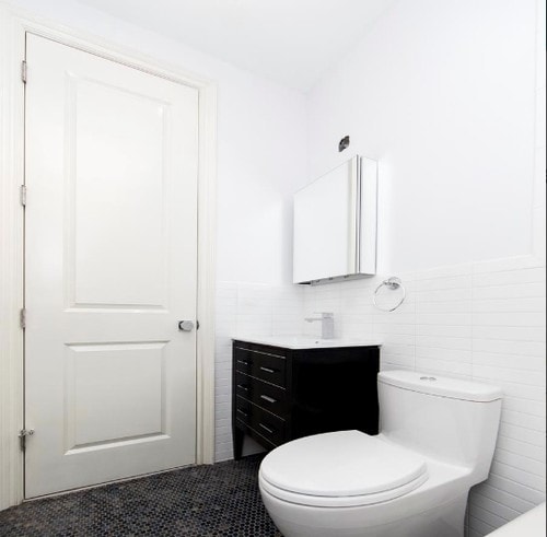 Building Photo - 354 E 13th St