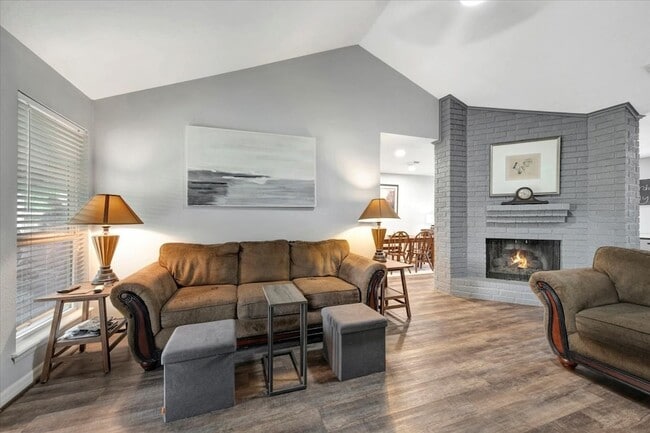 Building Photo - 2610 Loganberry Cir