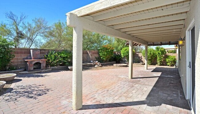 Building Photo - Premium Dove Mountain Home