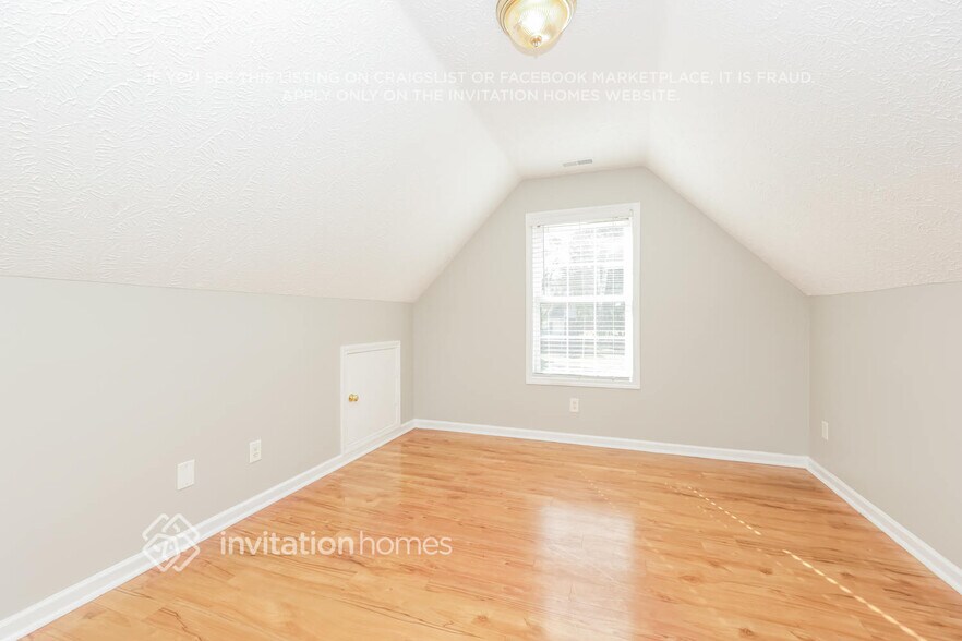 Building Photo - 1005 Bolton Dr