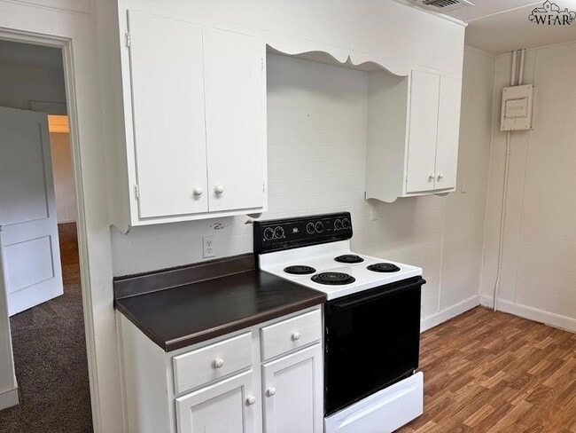 Building Photo - 2209 Talunar Ln