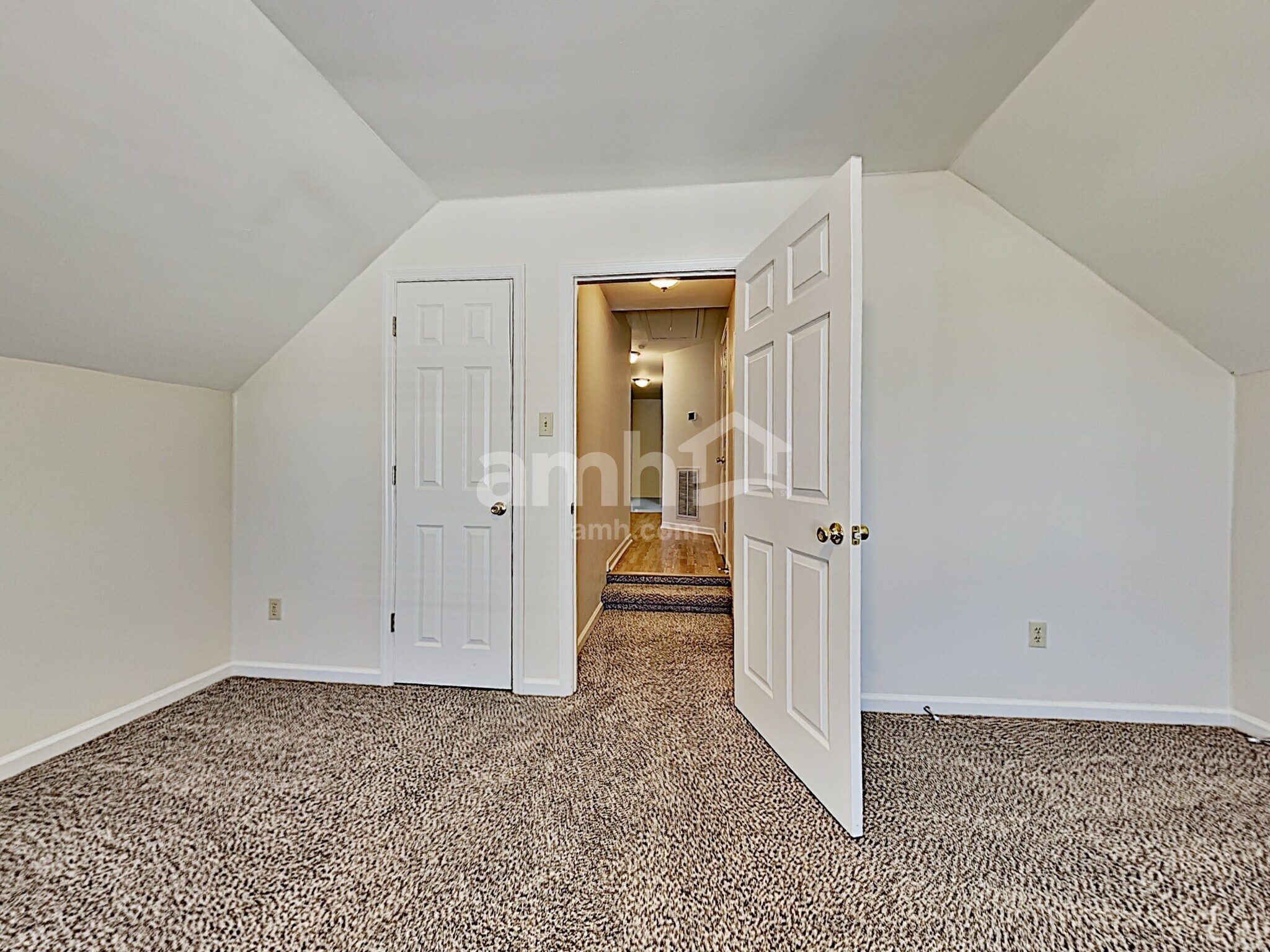 Building Photo - 10225 Highgate Cir