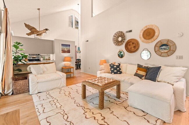 Building Photo - 2415 The Haul Over