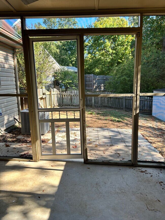 Building Photo - 1216 Lenny Ln