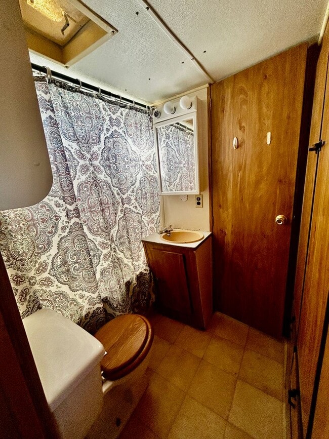 Building Photo - TWO HOMES ON ONE PROPERTY!