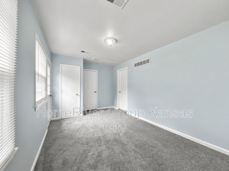 Building Photo - 1123 S Haden St