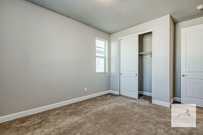 Building Photo - Stunning Granville Home in Copper River Canvas Gated Community!