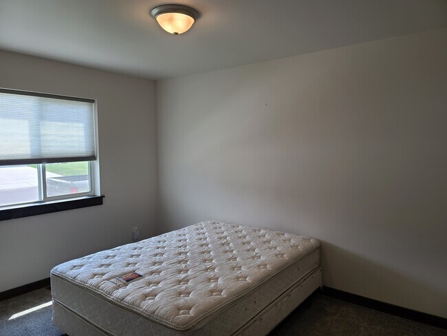 Building Photo - 301 Boone Dr