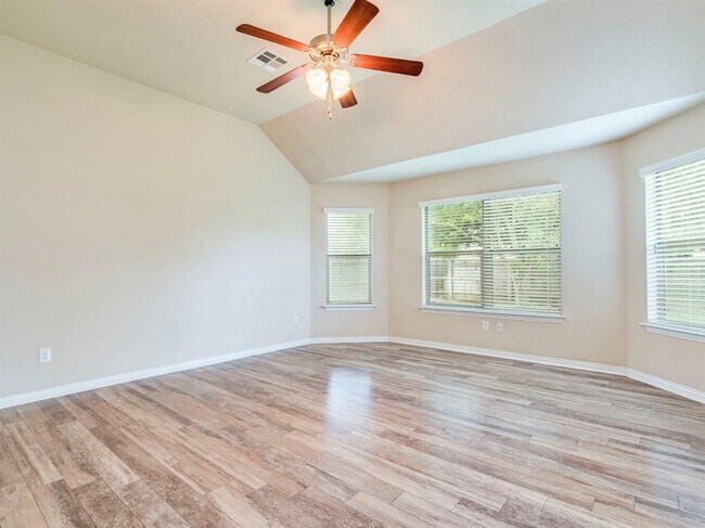 Building Photo - 327 Saffron Springs