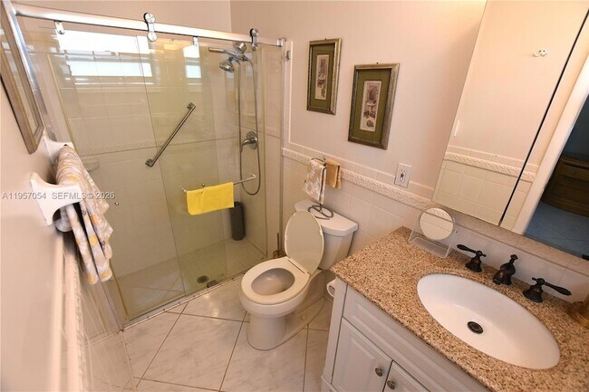 Building Photo - 2750 Emory Dr W