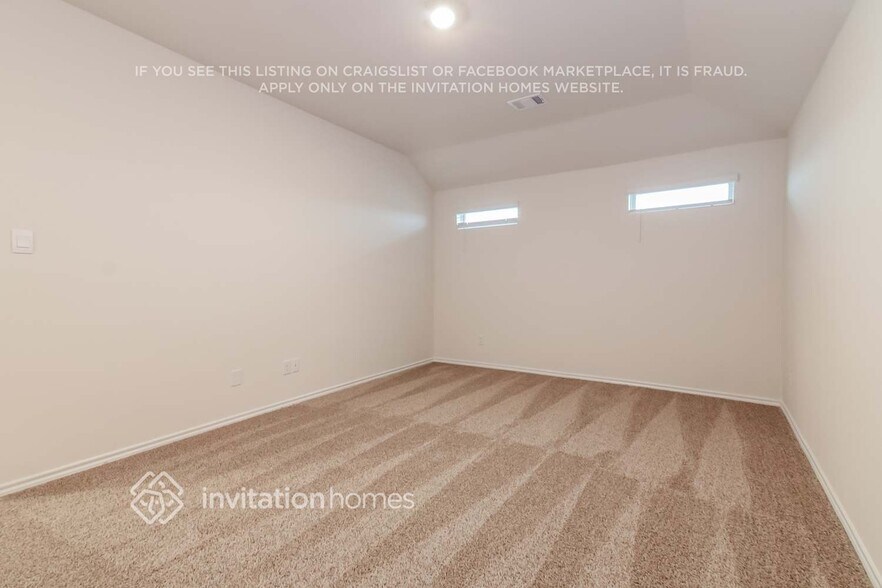 Building Photo - 3928 Jade Dr