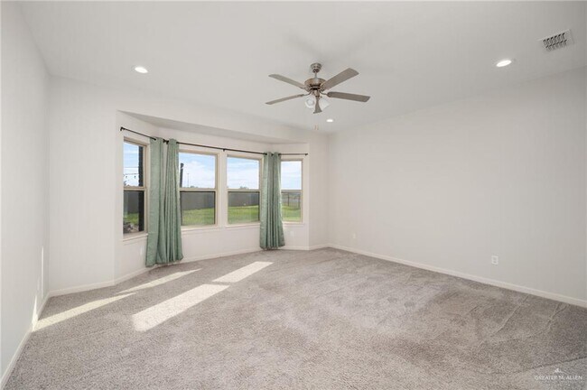 Building Photo - 21 Escondido Pass