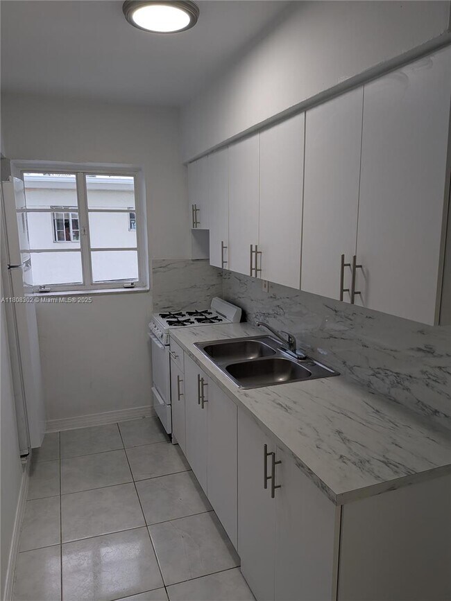 Building Photo - 645 83rd St