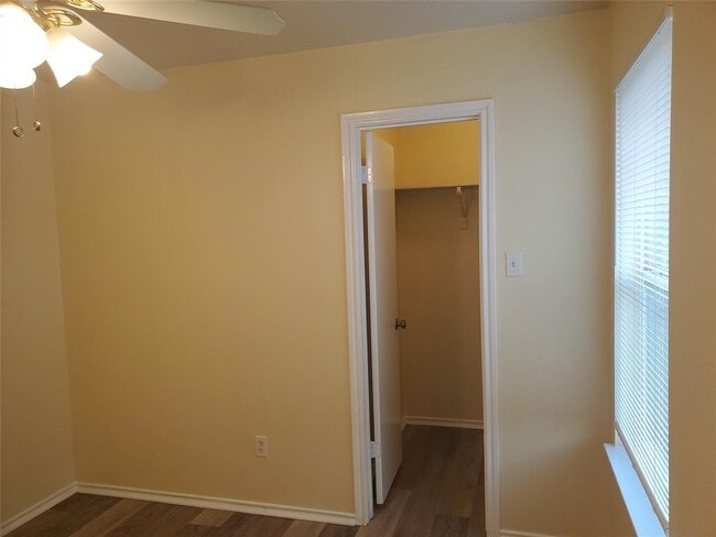 Building Photo - 1020 Christopher Ave