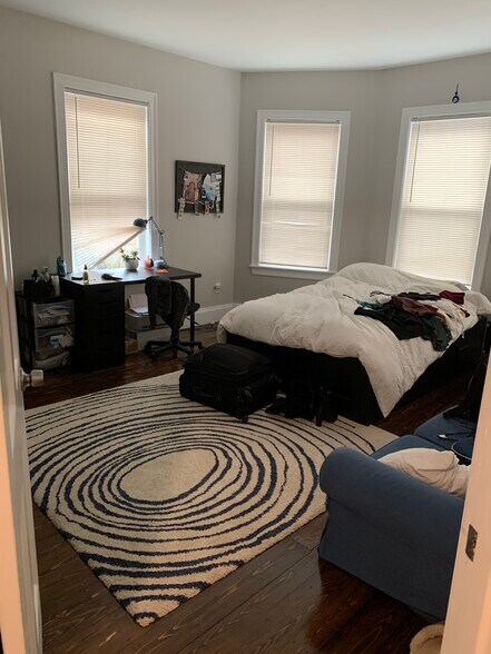 Building Photo - 71 Hillside St