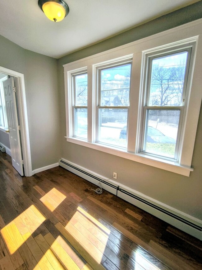 Building Photo - *****Cranston/Eden Park – Four Bed Duplex - $3,295*****