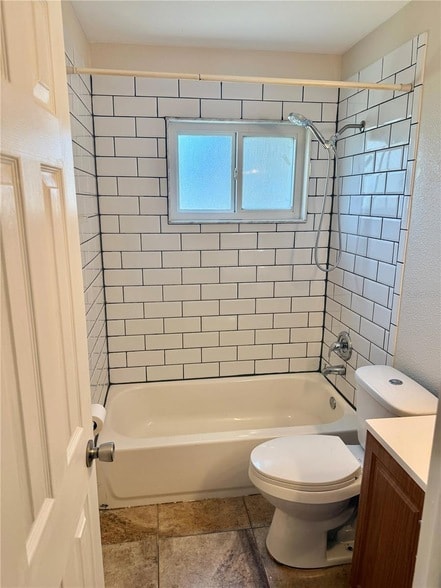 Building Photo - 162 Landmark St