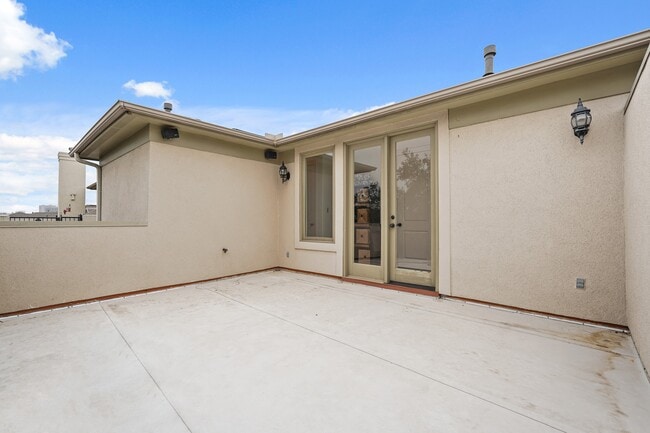 Building Photo - 521 Lovett Blvd