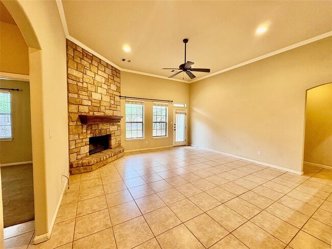 Building Photo - 15210 Falcon Dr