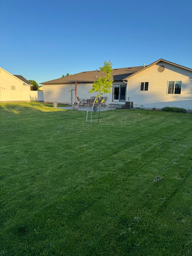 Building Photo - 4301 E Nibley Cir