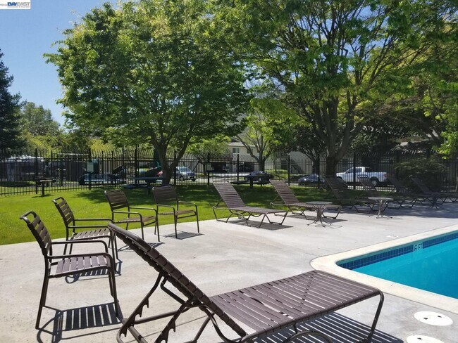 Building Photo - 2170 Arroyo Ct