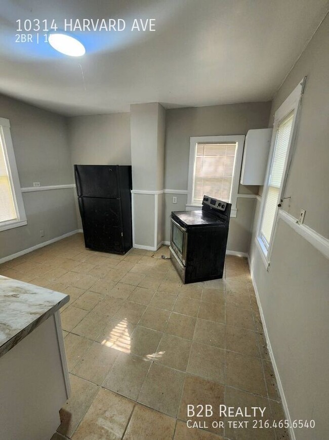 Building Photo - 10314 Harvard Ave