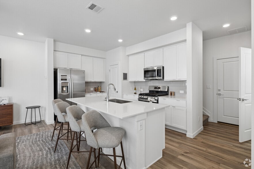 Haviland 3BR, 2.5BA - 1,330SF - Kitchen - VellaTerra Townhomes