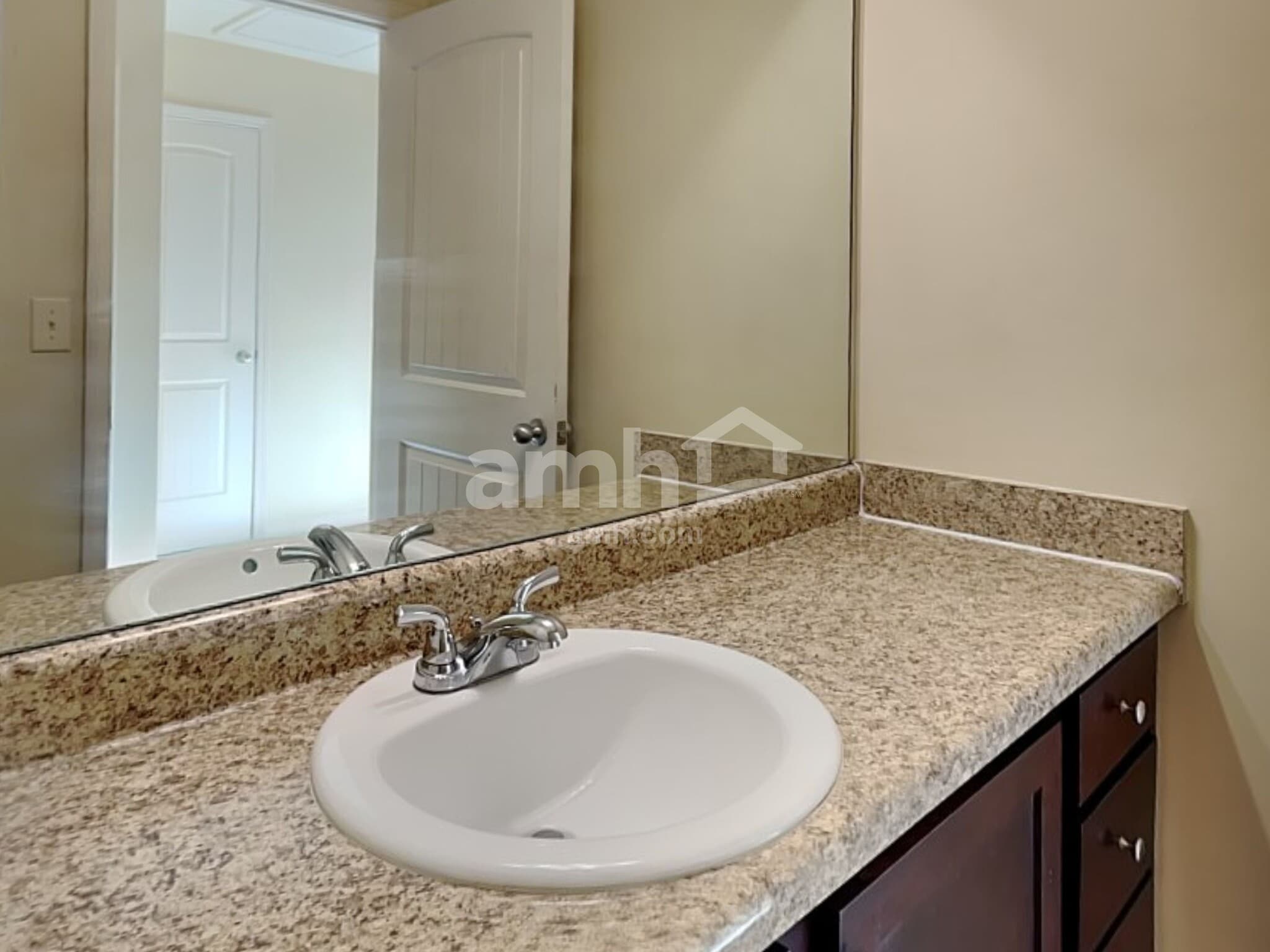 Building Photo - 1302 Lock Heath Trail SE