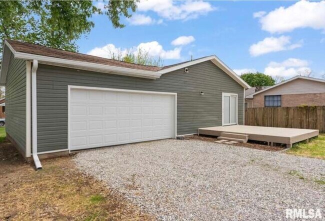 Building Photo - 4109 N Ashton Ave