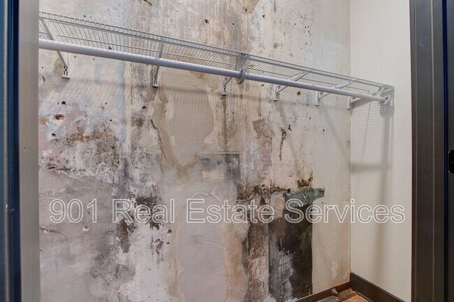 Building Photo - 124 Monroe Ave