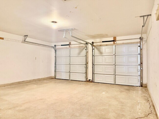 Building Photo - Home for Rent