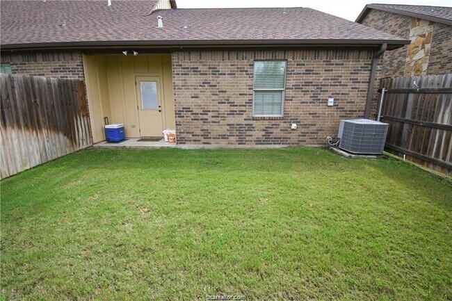 Building Photo - 3228 Travis Cole Ave