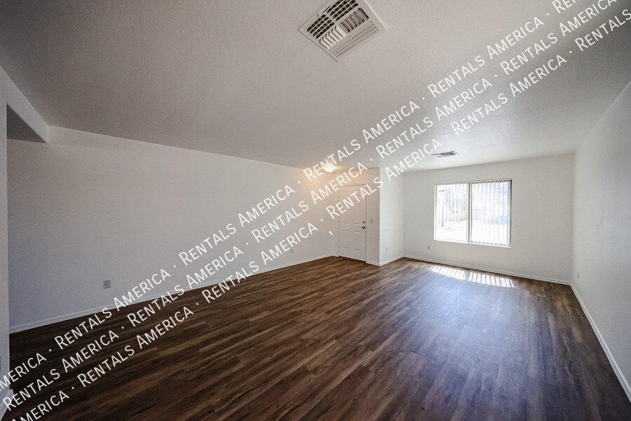 Building Photo - 9410 W Virginia Ave