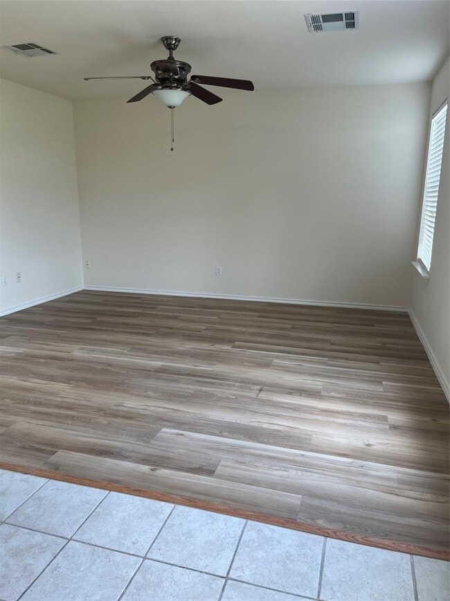 Building Photo - 173 Buttercup Way